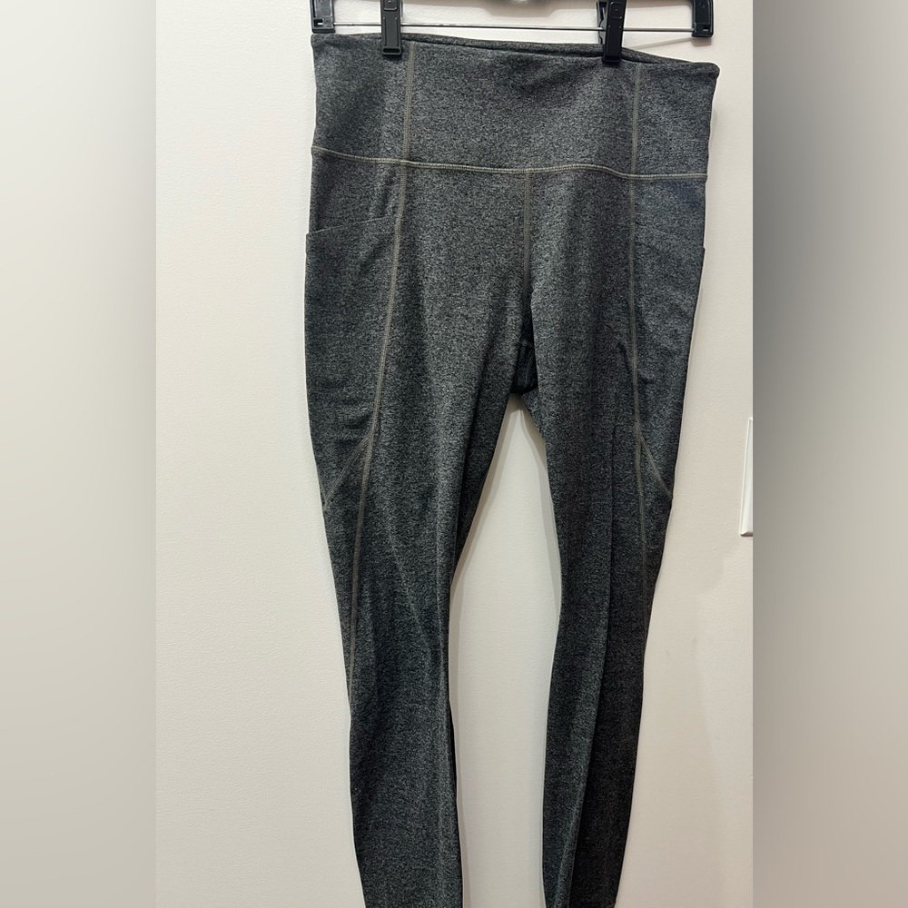 Athleta Salutation Stash Pocket Tight Charcoal Gray Women’s Leggings Medium